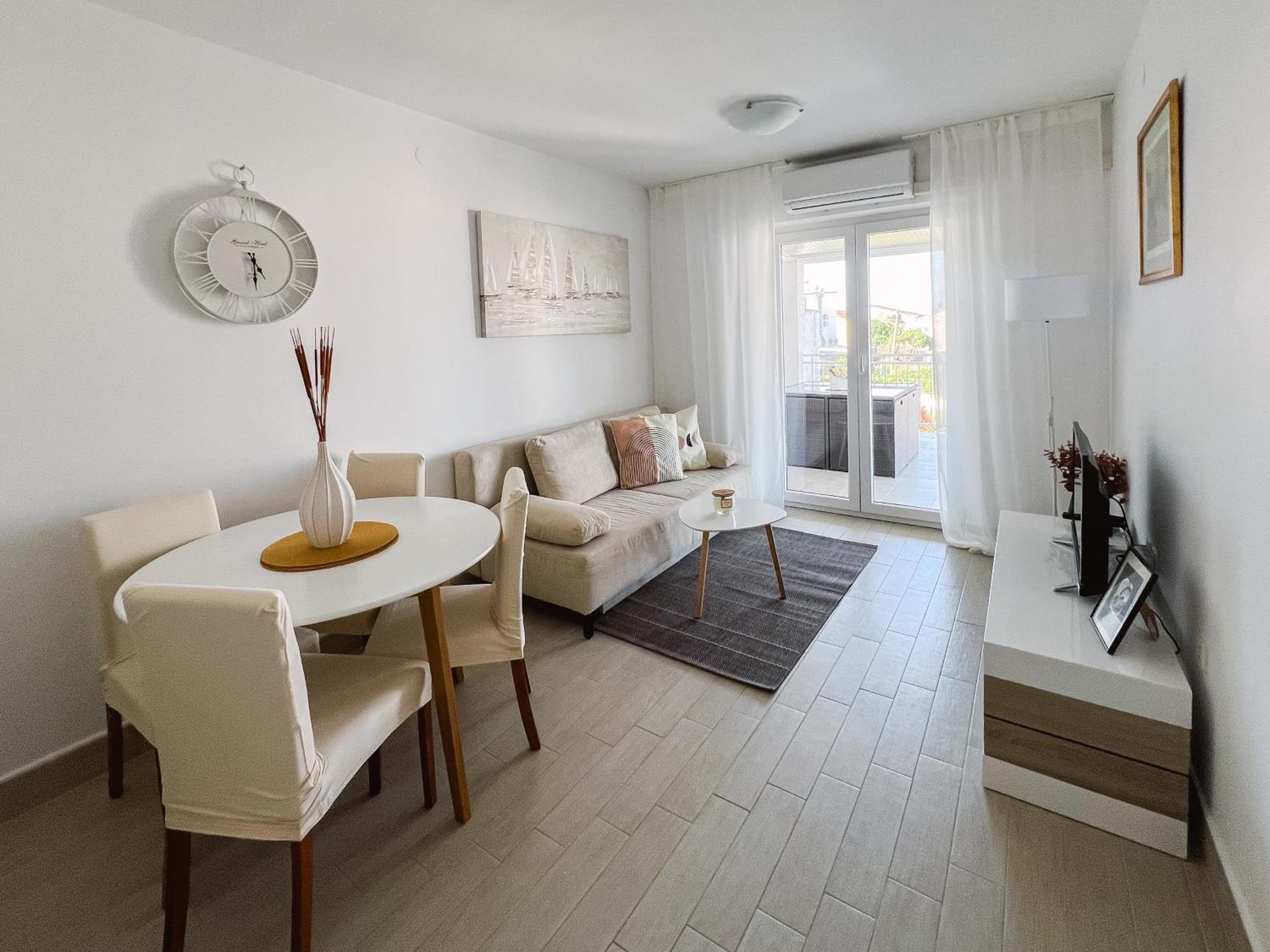 Modern Apartment In The Heart Of Njivice Exterior photo